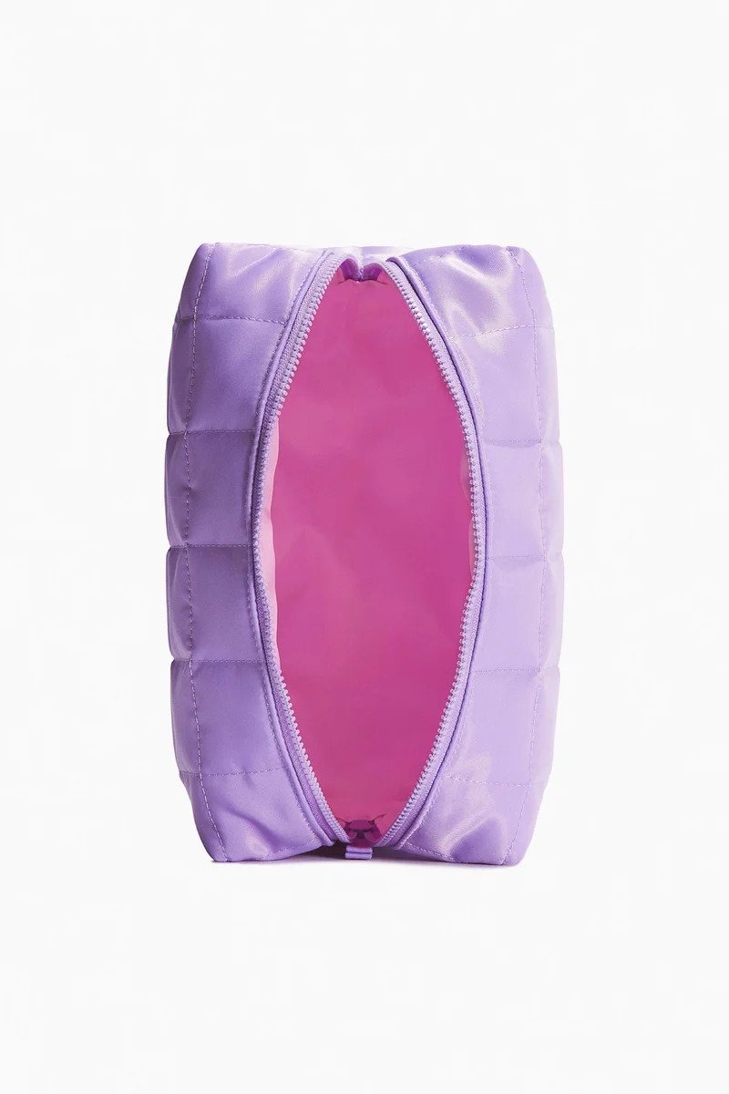 اتش اند ام حقيبة غسيل مبطنة